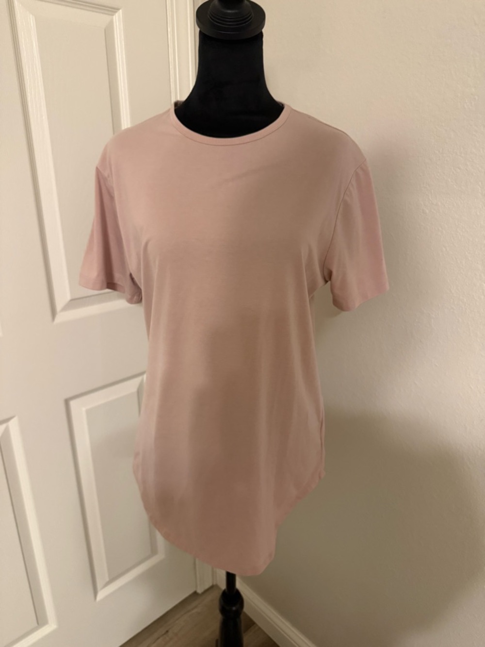 Cuts Clothing Blush Pink Short Sleeve Crewneck Tee - AO Curve Hem Tee